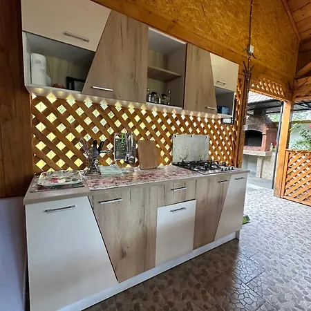 Casa Cu Flori